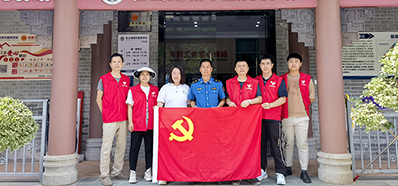 88858cc永利党支部丨“爱在一起，，，，，卫爱而行”慰问环卫工人活动